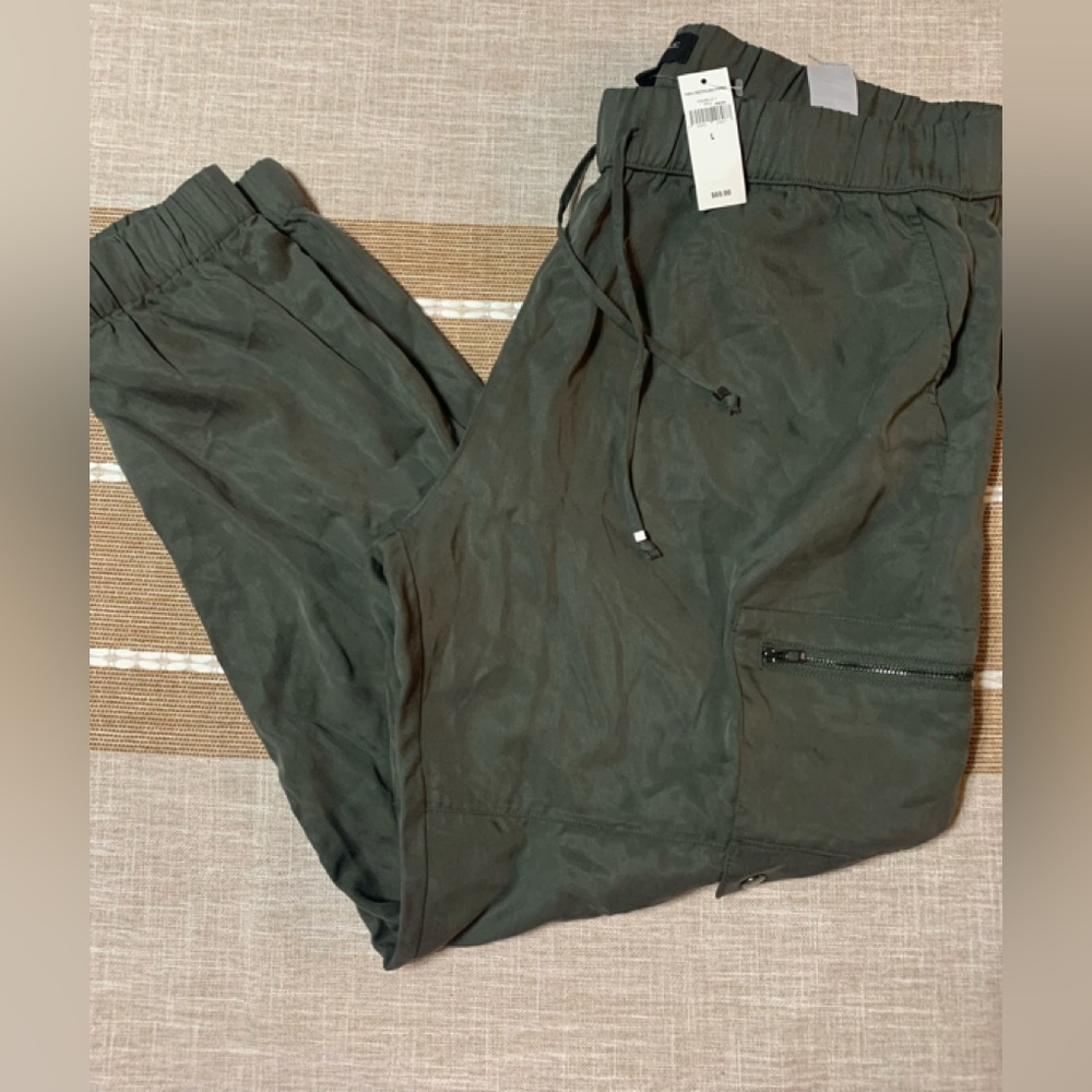 NWT, Banana Republic jogger pants. Women’s Lg.